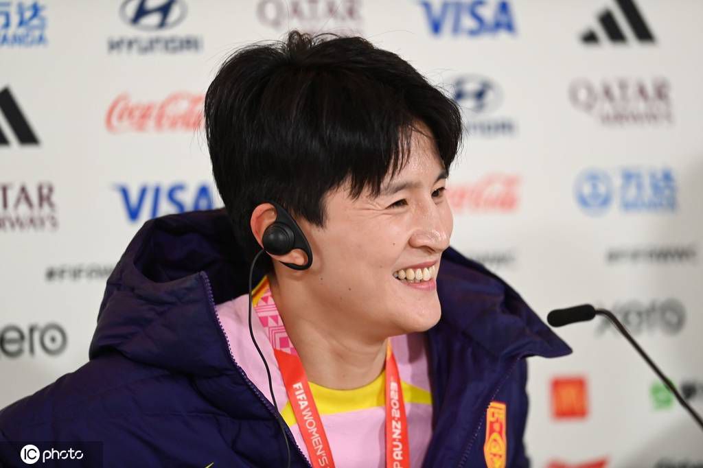 虽然她一心想离开这里、去金陵与父亲团聚，但是真要让她就这么抛弃这么多朋友独自逃走，她心里也有些于心不忍。
